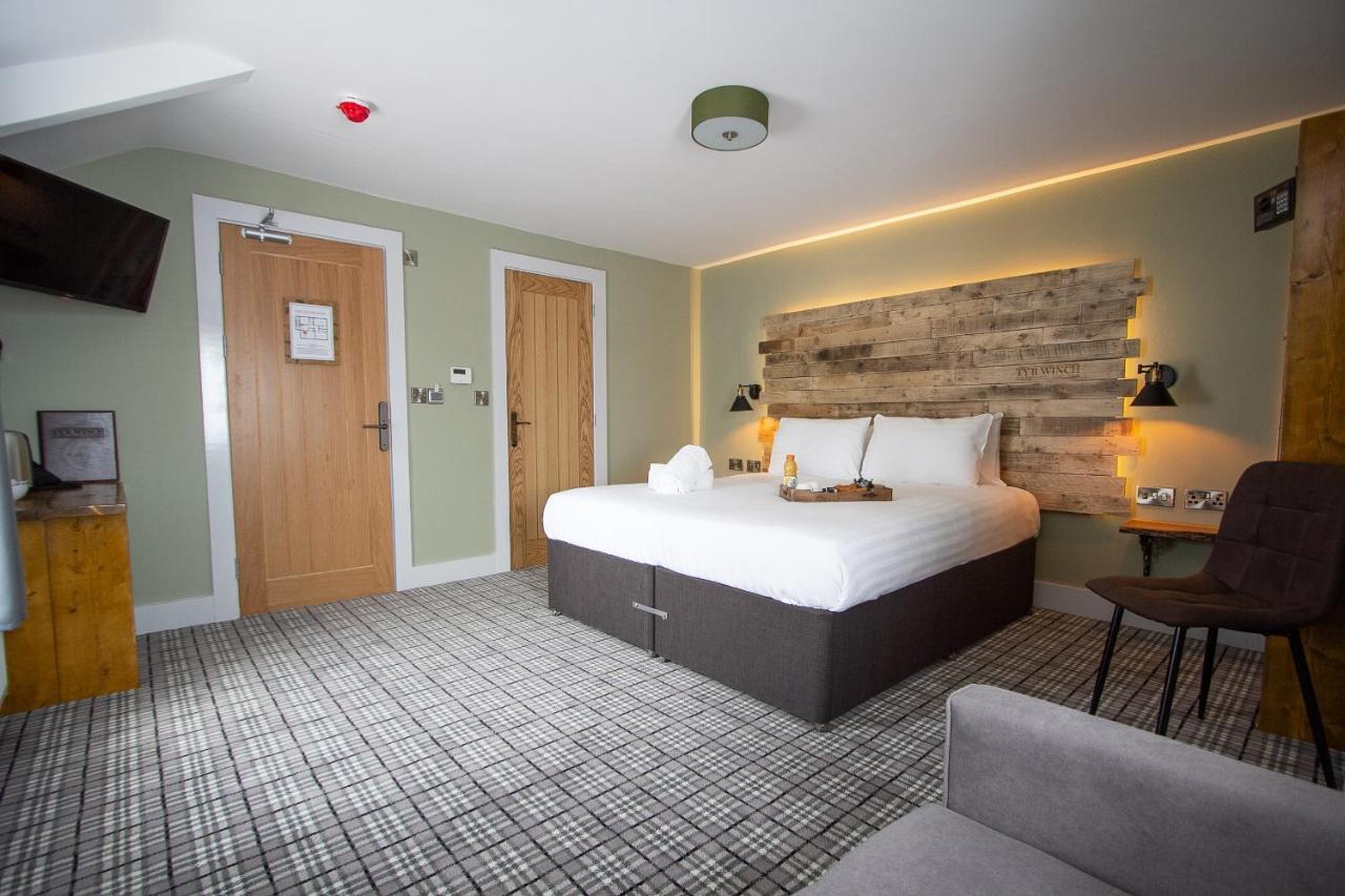 Tyr Winch Hotel Cardiff Exterior foto